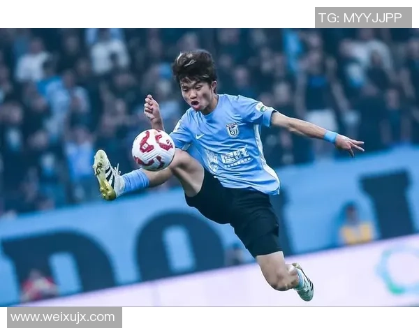 中国明星与足球巨星亲密接触的背后故事与精彩瞬间 中国明星与足球巨星亲密接触的背后故事与精彩瞬间