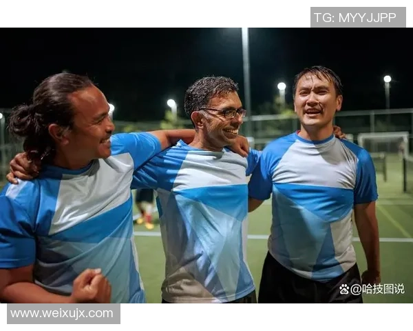 足球明星是否已在武汉亲自上场踢球引发球迷热议