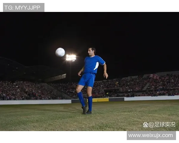 日本足球明星精彩踢球视频集锦展现球场魅力与技巧的瞬间 日本足球明星精彩踢球视频集锦展现球场魅力与技巧的瞬间